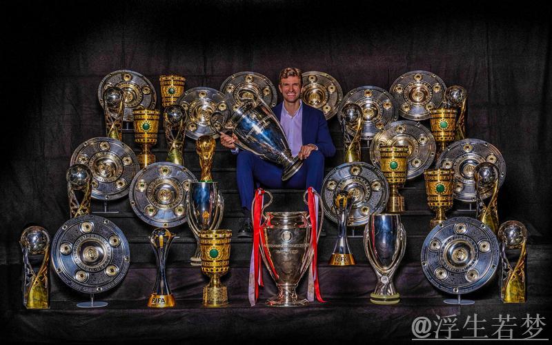 穆勒替补出战迎德甲第500场,职业生涯数据累积150球211助攻! 穆勒替补出战迎德甲第500场,职业生涯数据累积150球211助攻!