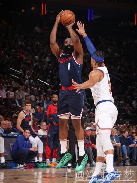 哈登砍下29分 快船力克尼克斯